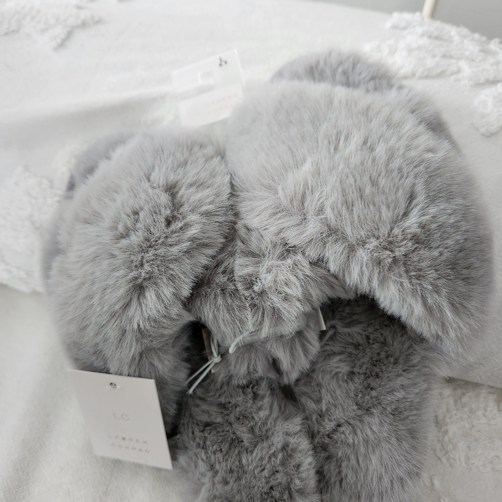 NWT Lauren Conrad Gray Faux Fur Slippers SIZE 8-9 LG
